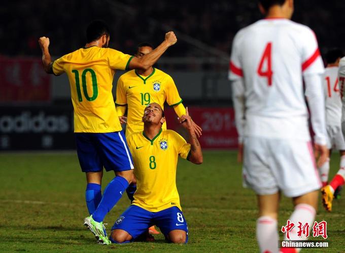 足球中国队vs巴西回放的相关图片